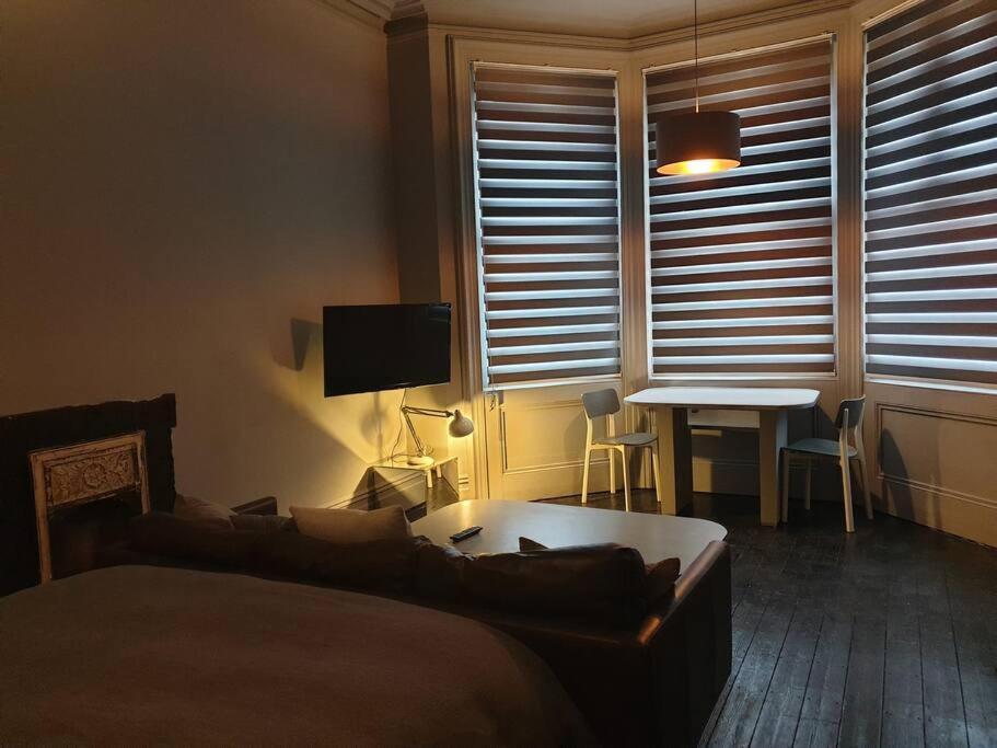 Elegant Studio In Central Hove - 5 Min Walk To Beach - 10 Min To Brighton Exteriör bild