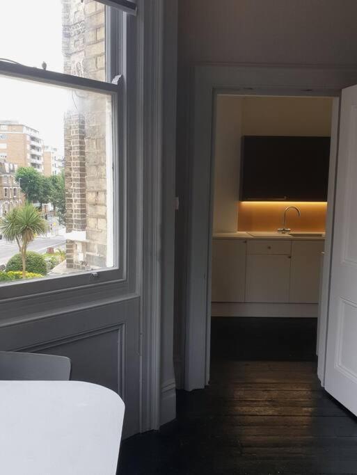 Elegant Studio In Central Hove - 5 Min Walk To Beach - 10 Min To Brighton Exteriör bild
